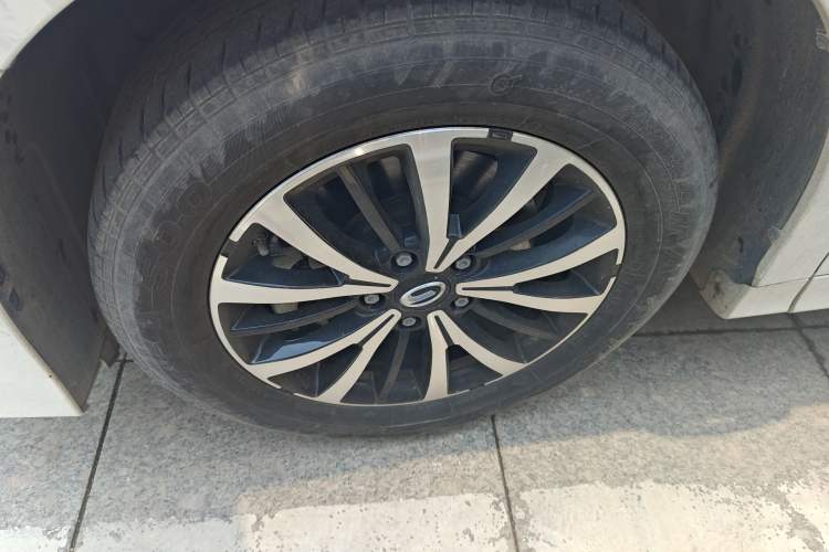 Used GAC Trumpchi M8 2023 Lingxiu Series 390T Luxury Edition Left Front Wheel Hub