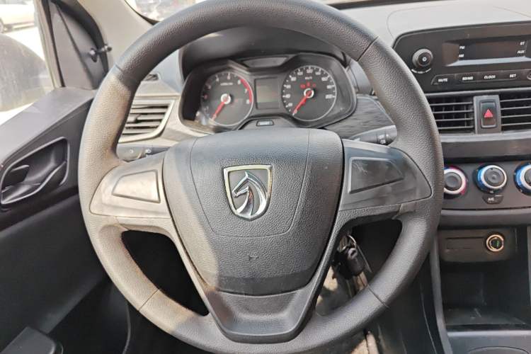 Used Baojun 310W 2017 1.2L Manual Value Edition China V Steering Wheel