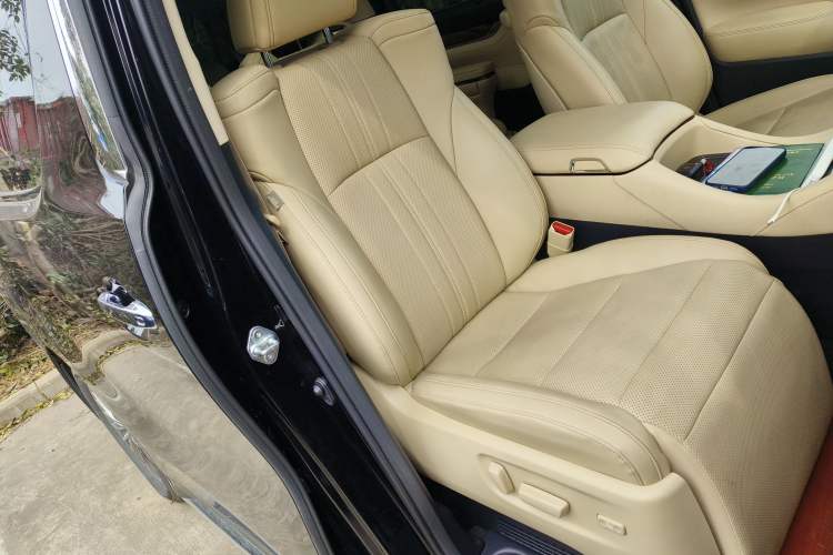 Used Toyota Vellfire 2021 Crown Dual-Engine 2.5L HV Supreme Edition
