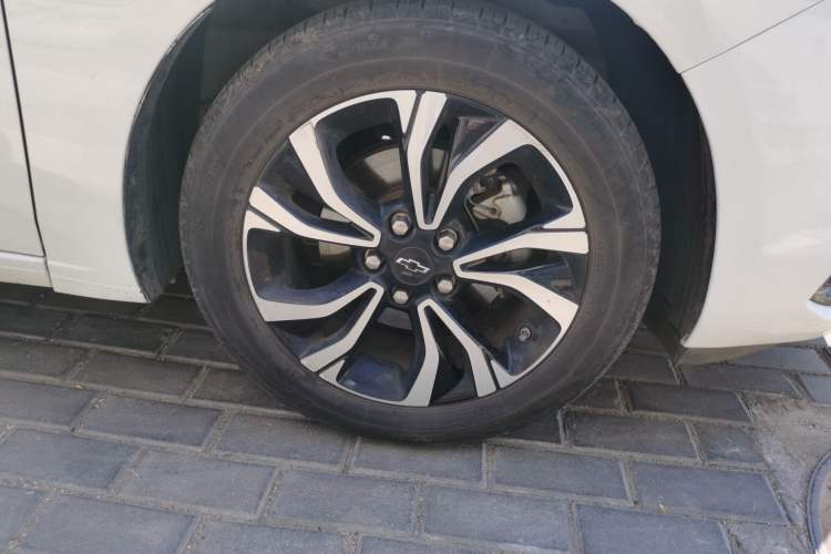 Used Chevrolet Monza 2019 RS 330T Automatic Comfort Edition China VI Standard Right Front Wheel Hub