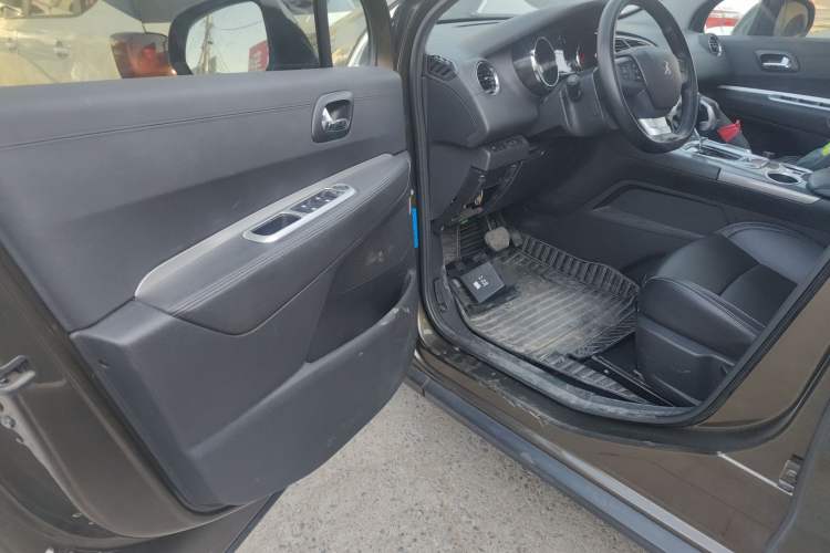 Used Peugeot 3008 2018 2.0L Automatic Classic Edition
