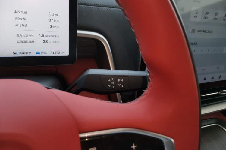 Used Dongfeng eπ eπ008 2024 210Max Range-Extended Version 6 Seats
