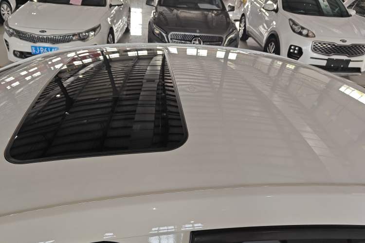 Used Buick Verano 2018 Sedan 15S Automatic Leading Model Roof