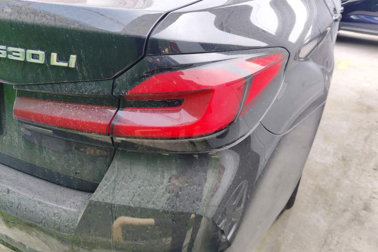 Used BMW 5 Series 2022 Restyled 530Li Leading Edition M Sport Package Right Rear Taillight