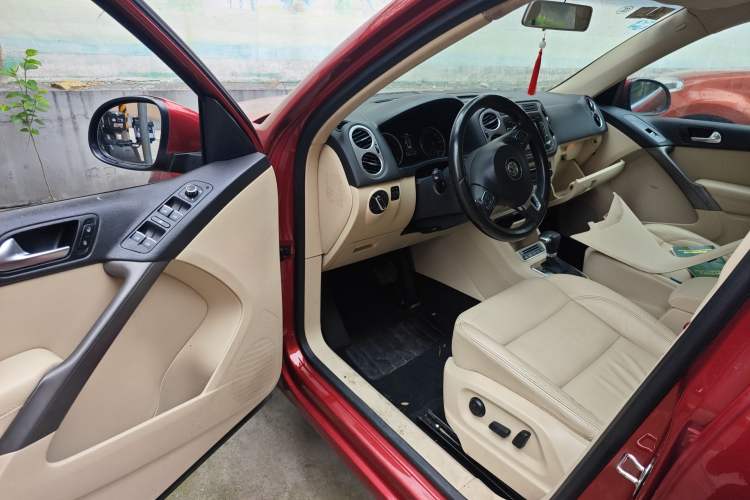 Used Volkswagen Tiguan 2010 1.8TSI Automatic Two-Wheel Drive Elite Edition Driver Seat