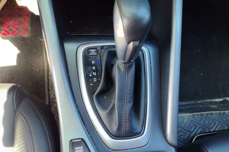 Used Hyundai Lafesta 2019 280TGDi Smart Speed Version China VI Standard Gear Lever
