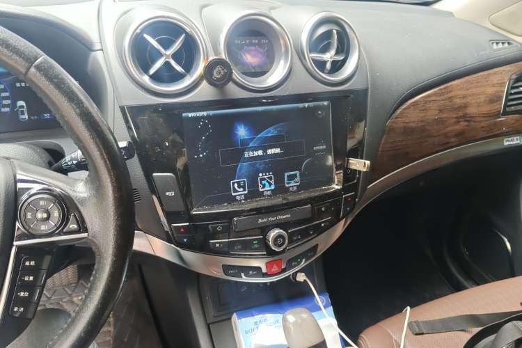 Used BYD S7 2016 2.0T Automatic Flagship Plus Audio And AC Panel