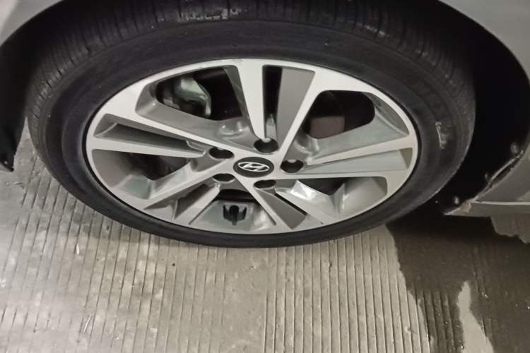 Used Hyundai Elantra (6th Generation / Lingdong) 2016 1.6L Automatic ZhiXuan – Elite Version Left Front Wheel Hub