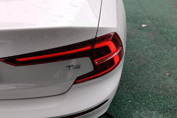 Used Volvo S60 2021 T4 Zhiyi Luxury Edition Right Rear Taillight