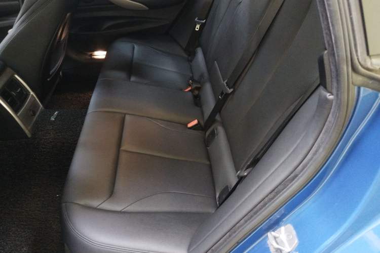 Used BMW 3 Series GT 2017 320i M Sport Left Rear Seat