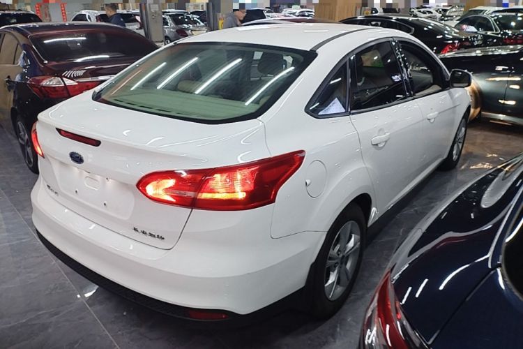 Used Ford Focus 2017 Sedan 1.6L Automatic Comfort Plus SmartDrive Edition Rear Right 45 Deg