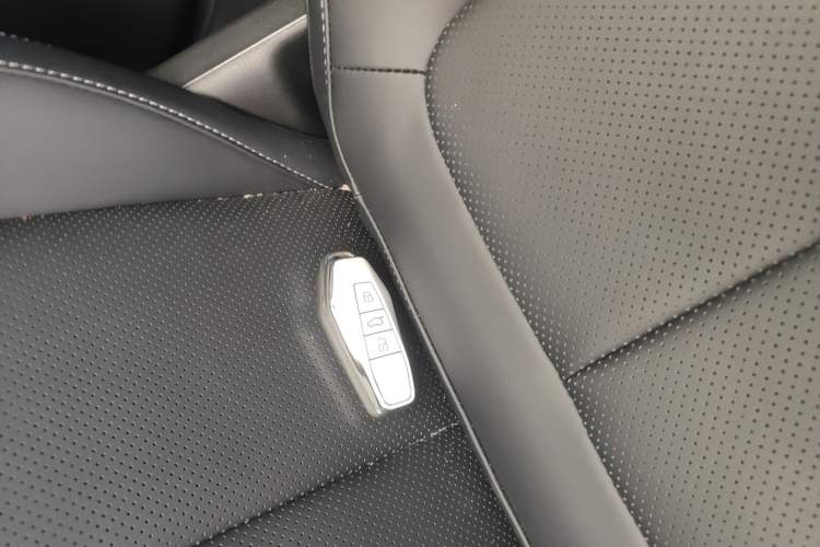 Used iCAR 03T 2024 520km Two-Wheel Drive Long-Range Version Interior 1