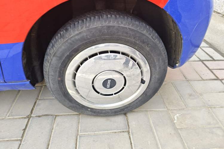 Used Geely Galaxy Panda 2023 Panda Mini 120km Super Cute Bear Right Front Wheel Hub