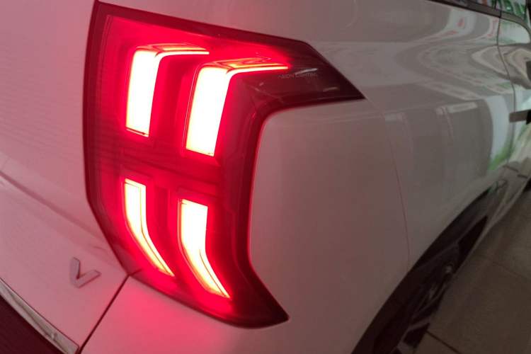 Used AION V 2024 Aion Tyrannosaurus 650 Smart Luxury Edition