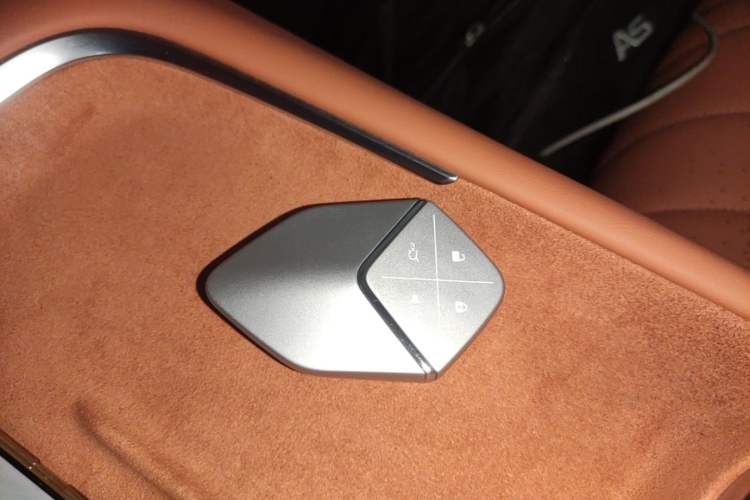 Used Deepal S07 2023 200Max Range-Extended Version
