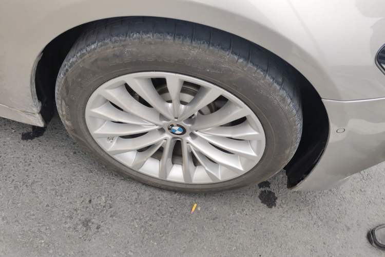 Used BMW 5 Series New Energy 2020 Mileage Upgrade Version 530Le Luxury Package Right Front Wheel Hub