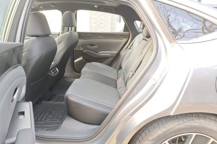 Used BYD Qin L 2025 DM-i Smart Drive 120KM Superior Model Left Rear Seat