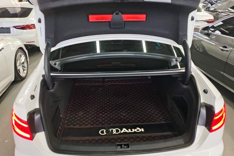 Used Audi A4L 2019 40 TFSI Fashion Version China V