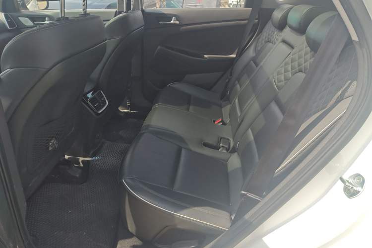 Used Hyundai Tucson 2019 280TGDi Dual-Clutch Two-Wheel Drive Fashion Edition China V Standard Left Rear Seat