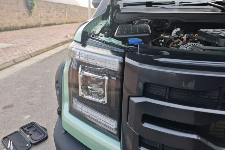 Used JMC DaDao 2023 Fly-Jiang 2.3T Diesel Automatic 4x4 Extreme Edition Right Front Headlight