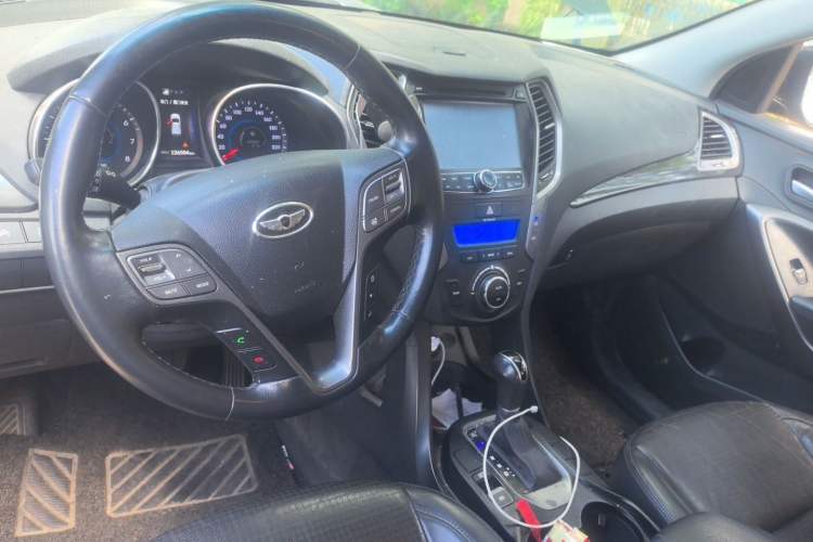 Used Hyundai Santa Fe 2013 2.4L Automatic Two-Wheel Drive Smart Version
