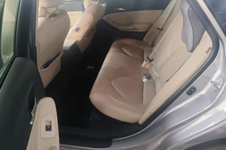 Used Toyota Avalon 2019 Dual-Engine 2.5L Luxury Edition China VI Standard Left Rear Seat