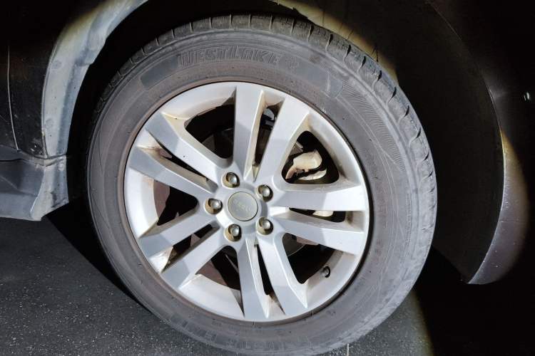 Used Geely Auto GX7 2015 Classic Edition 1.8L Manual Elite Model China IV Right Front Wheel Hub