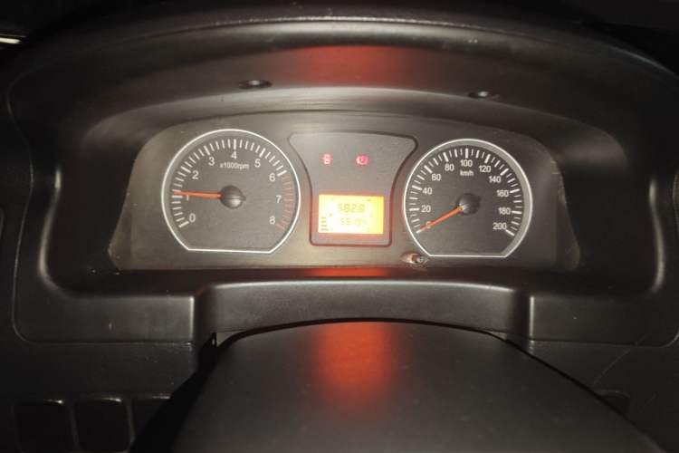 Used FORTHING Lingzhi 2015 V3 1.5L 7-Seater Luxury Model
