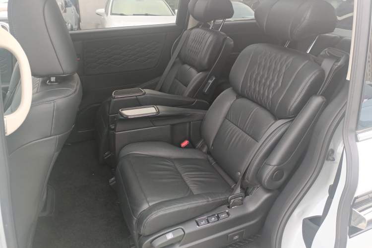 Used Honda Elysion 2024 2.0L eHEV Luxury Edition