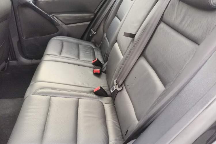 Used Volkswagen Tiguan 2015 1.8TSI Automatic All-Wheel-Drive Luxury Model Left Rear Seat