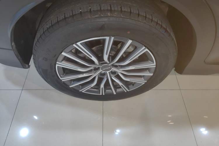 Used JETOUR X70 PLUS 2023 1.5T DCT Brave PLUS 5-Seater
