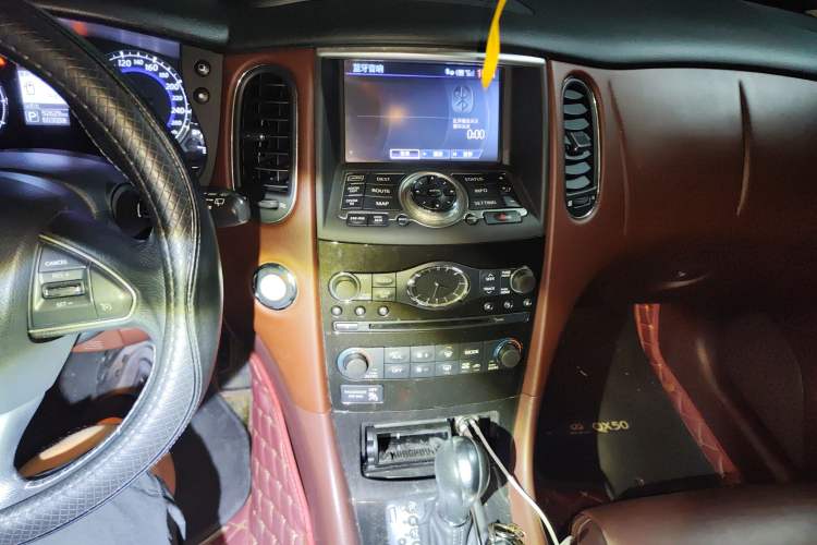 Used Infiniti QX50 2015 2.5L Luxury Edition Audio And AC Panel