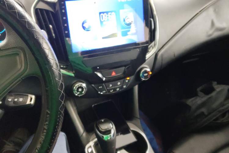 Used Chevrolet Cruze 2018 320 Automatic Pioneer Sunroof Edition Audio And AC Panel