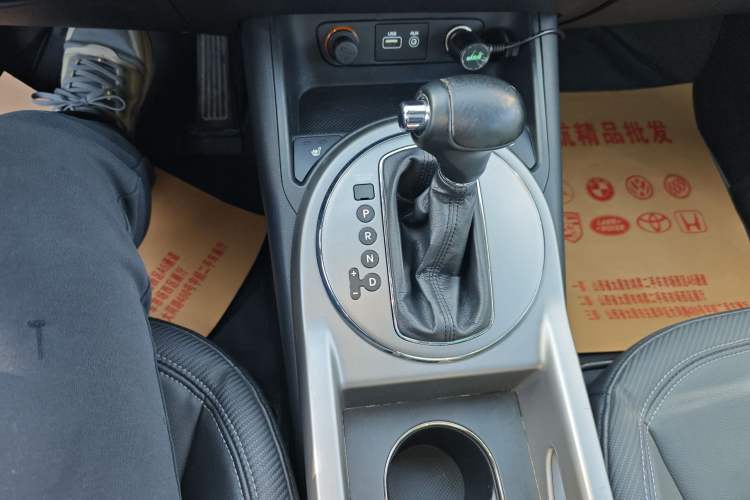 Used Kia Sportage R 2015 2.0L Automatic Two-Wheel Drive DLX Model
