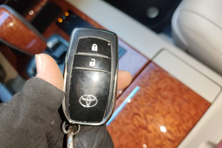 Used Toyota Land Cruiser 2012 4.0L Automatic VX Interior 1