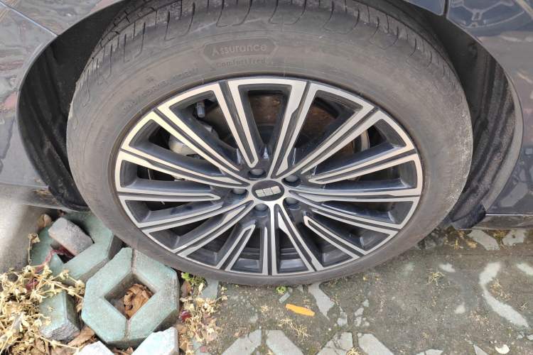 Used Geely Galaxy 8 2025 130km EM-P Starship Edition Exterior 2