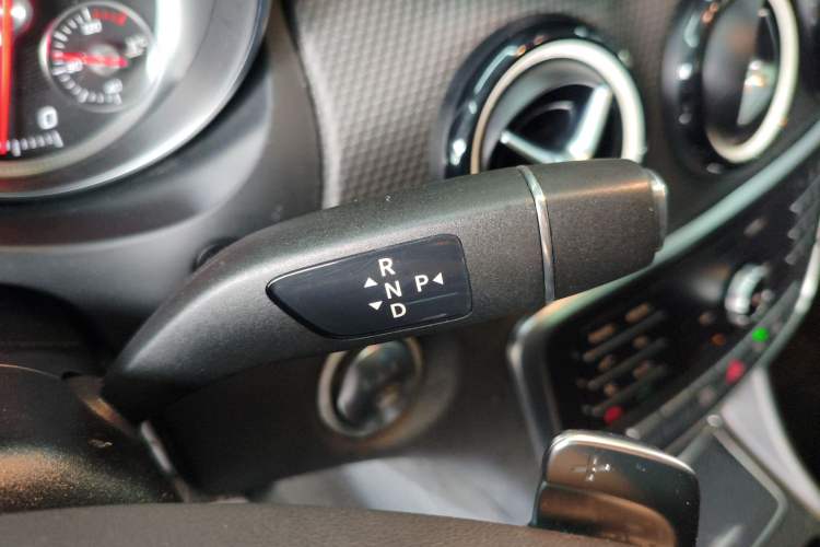 Used Mercedes-Benz GLA 2019 GLA 200 Dynamic Edition Gear Lever