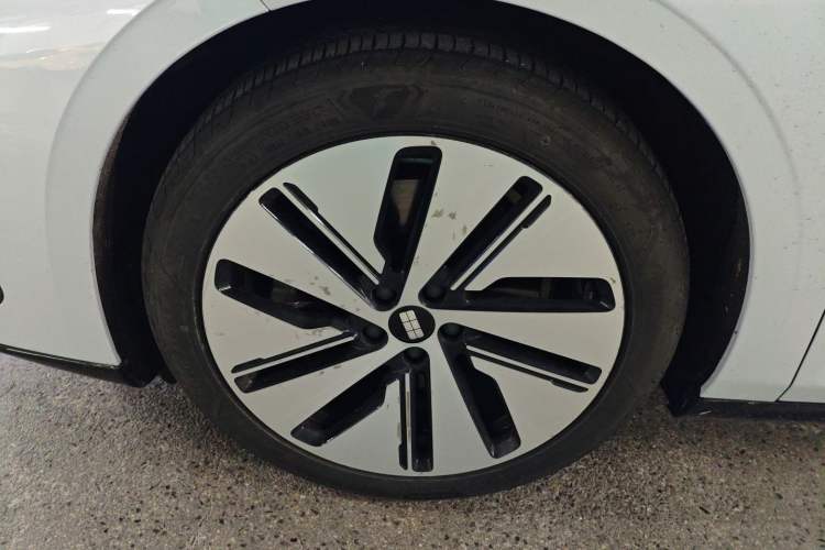 Used Geely Galaxy E8 2024 550 km Range Rear-Drive MAX