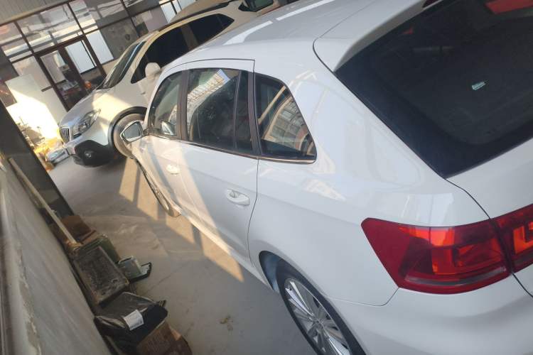 Used Volkswagen Gran Lavida 2013 1.6L Automatic Comfort Model