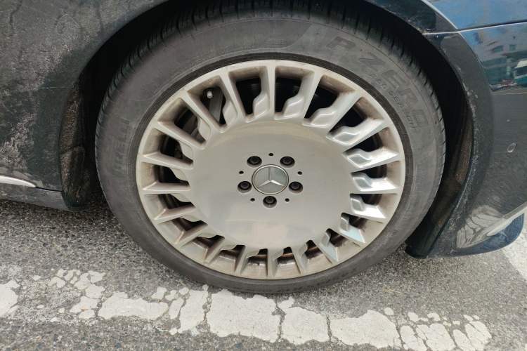 Used Mercedes-Benz Maybach S-Class 2020 S 450 4MATIC Right Front Wheel Hub