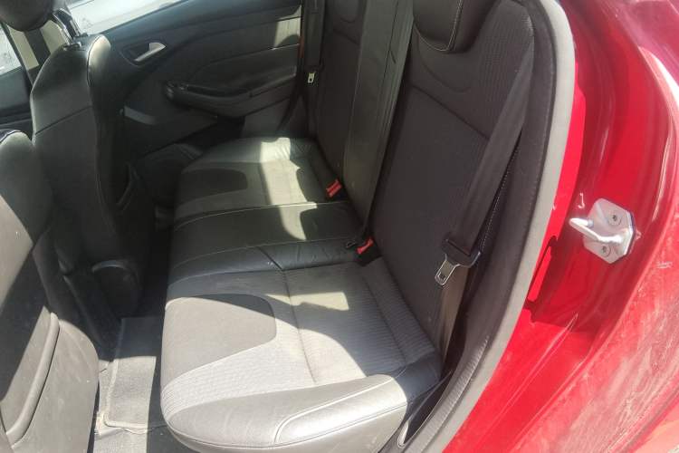 Used Ford Focus 2012 Sedan 1.6L Automatic Fashion Edition
