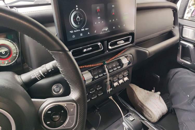 Used 212 T01 2024 2.0T Mechanic
