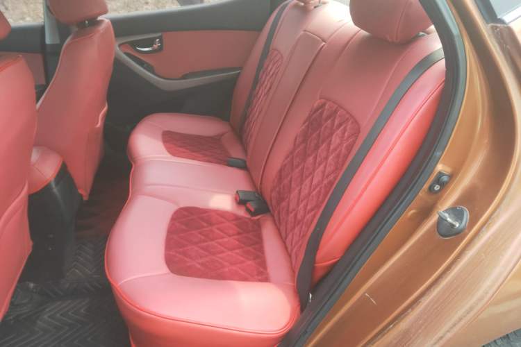 Used Hyundai Elantra (5th Generation / Langdong) 2012 1.6L Manual Leading Model