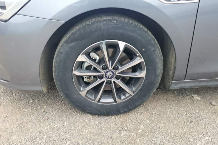 Used BYD Qin PLUS 2024 HONOR Edition DM-i 55KM Leading Model Left Front Wheel Hub