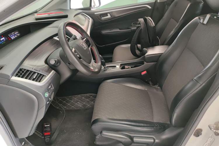 Used Honda Jade 2017 1.8L automatic Comfort version 5 seats
