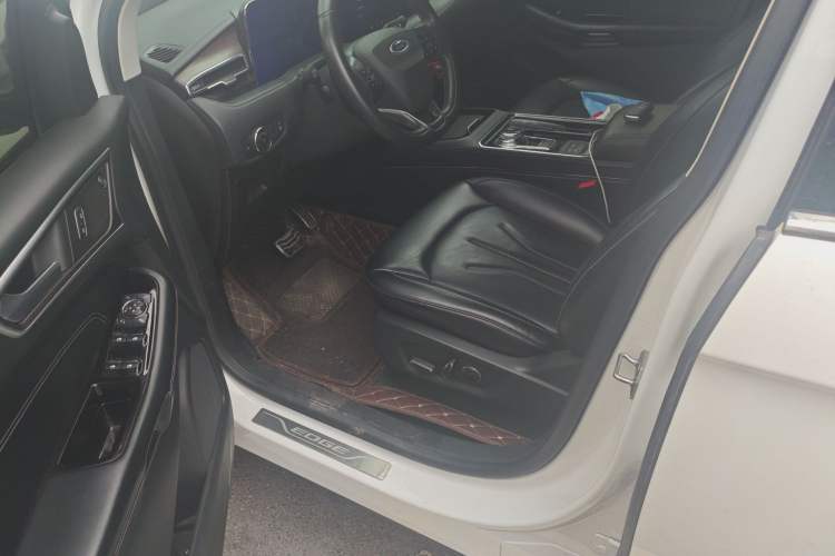 Used Ford Edge 2021 PLUS EcoBoost 245 Two-Wheel-Drive Titanium 7-Seater
