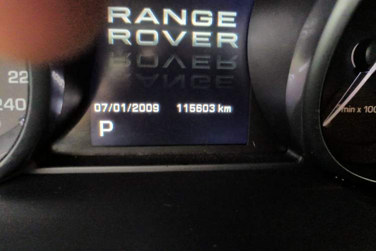 Used Land Rover Range Evoque 2013 2.0T 5-Door Ignite Edition Odometer Close Up