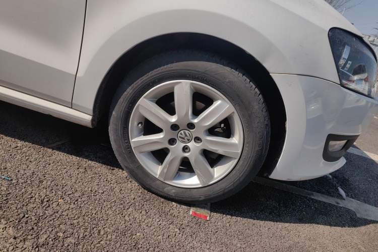 Used Volkswagen Polo 2013 1.4L Manual Comfort Edition
