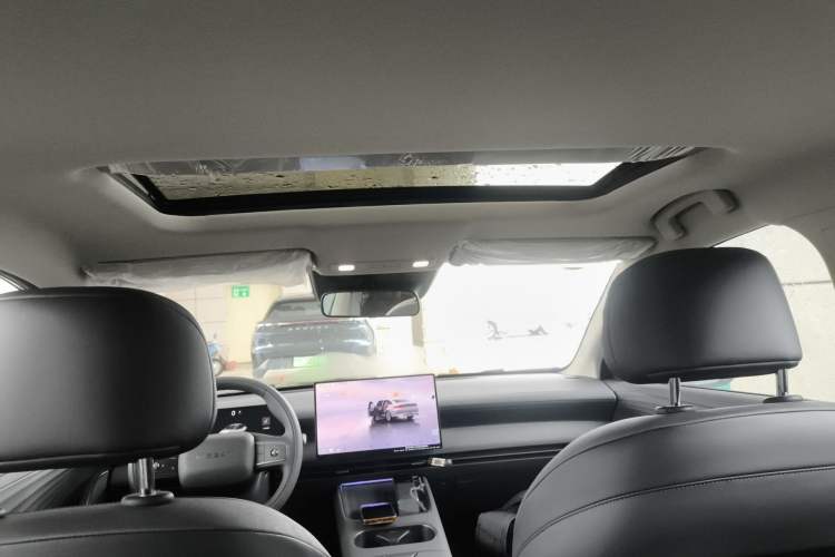 Used Nissan N6 2026 Model 180 Max Headliner