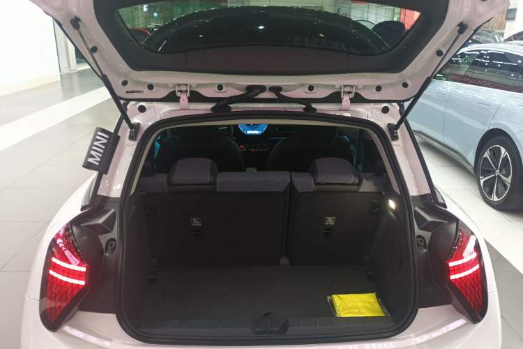Used MINI Electric COOPER 2025 456km COOPER E Classic Style Trunk